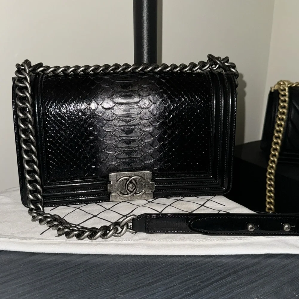 Chanel python boy ๐ฆ - Picture 3 of 11